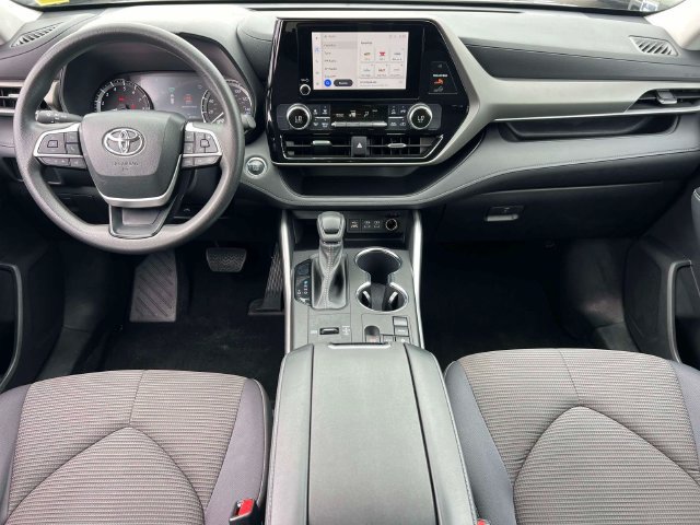 Used 2023 Toyota Highlander L FWD image 14