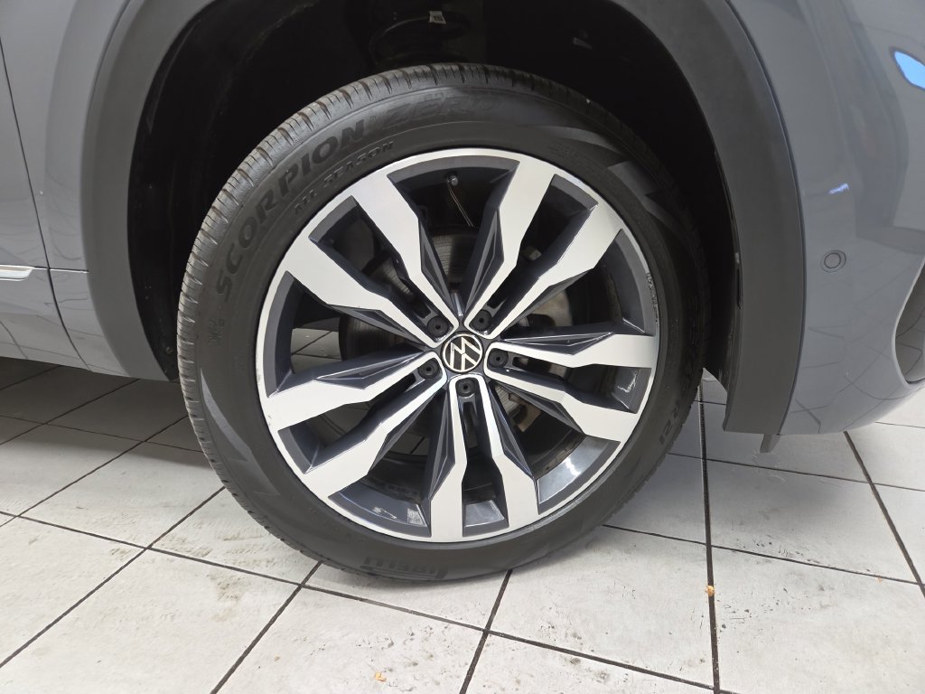 Used 2022 Volkswagen Atlas Cross Sport SEL Premium R-Line AWD/4WD image 7