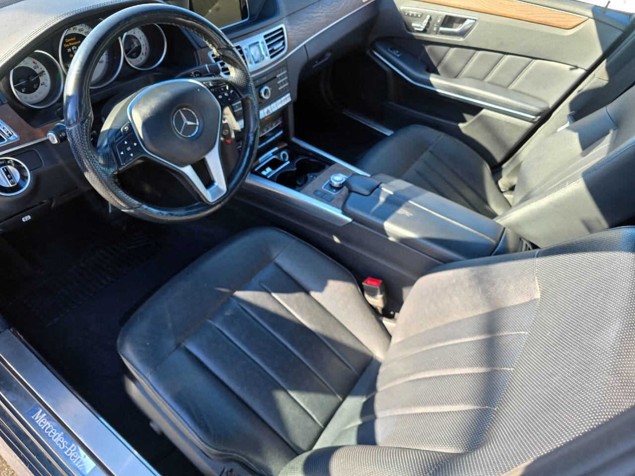 Used 2016 Mercedes-Benz E 400 E 400 4MATIC AWD 4dr Sedan image 13