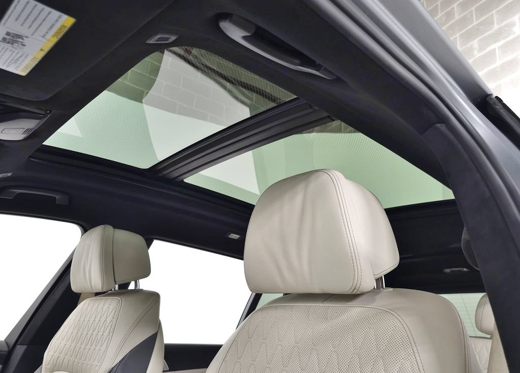 Used 2023 BMW X7 M60i w/ Executive Package AWD/4WD image 18