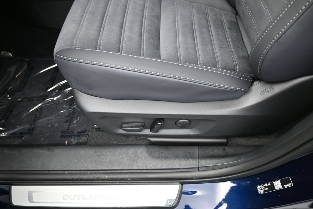 New 2026 Mitsubishi Outlander SE FWD image 17