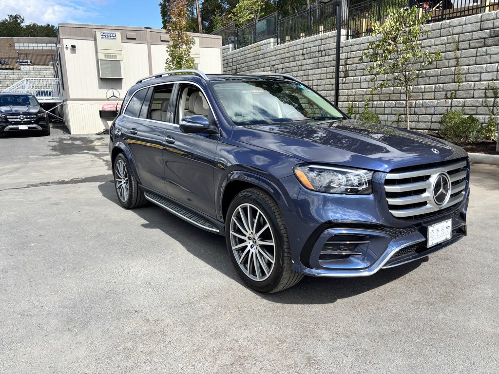 Used 2025 Mercedes-Benz GLS 580 4MATIC image 1