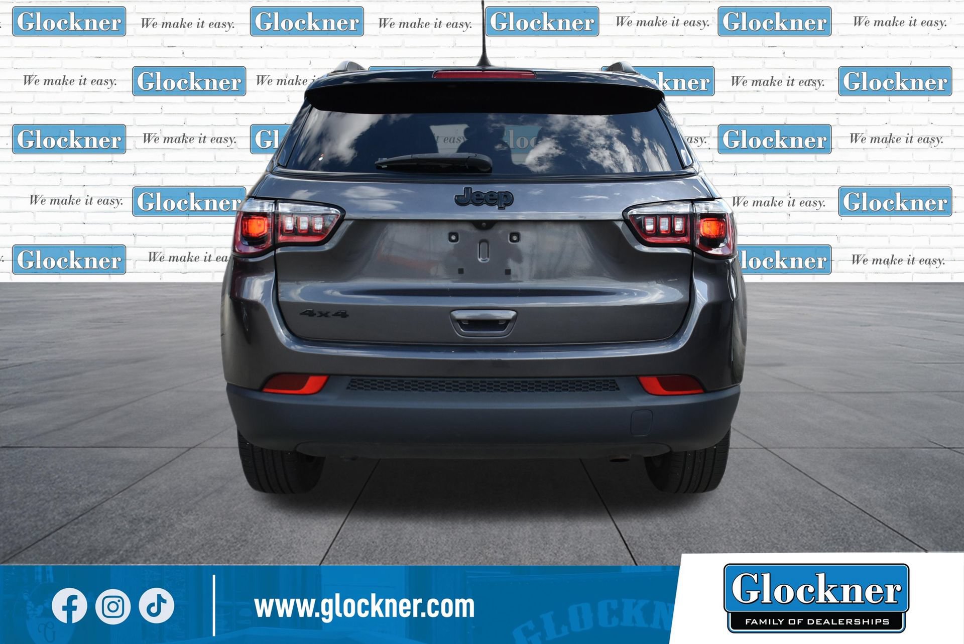 Used 2023 Jeep Compass Latitude w/ Sun and Sound Group AWD/4WD image 7
