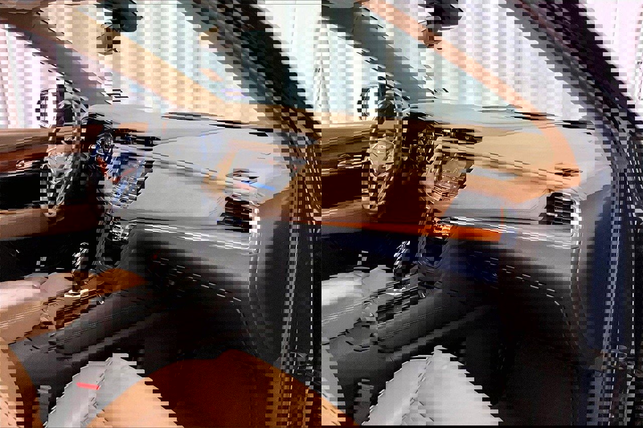 Used 2017 Cadillac XT5 Platinum image 28