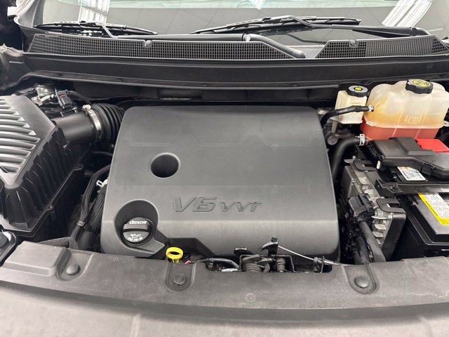 Used 2022 Chevrolet Traverse LT FWD image 40