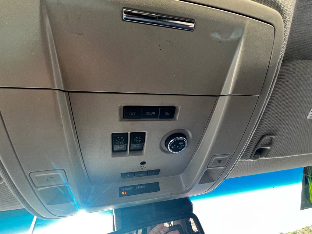 Used 2017 Chevrolet Suburban LT image 22