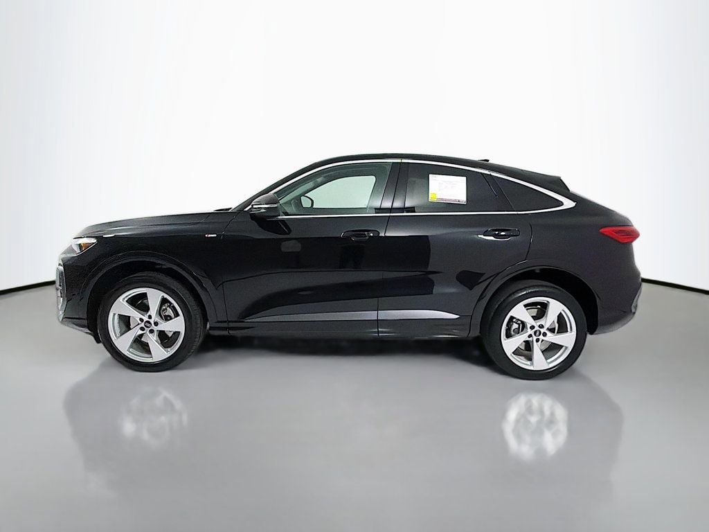 Used 2025 Audi Q5 Premium Plus w/ Premium Plus AWD/4WD image 4