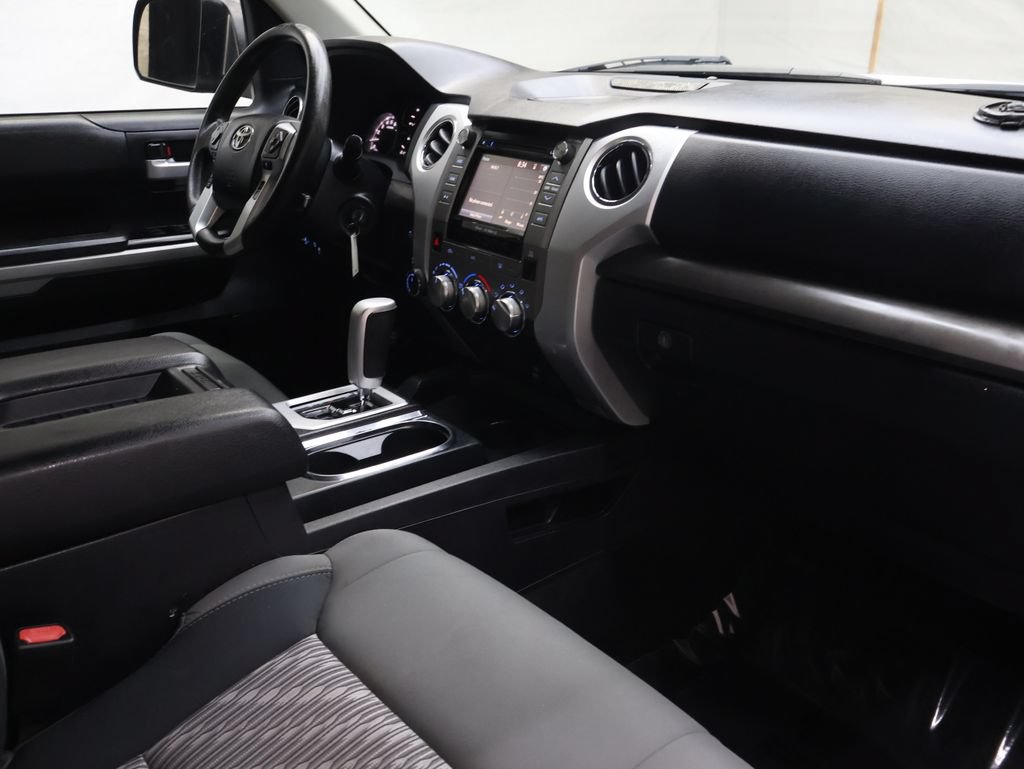 Used 2018 Toyota Tundra SR5 w/ SR5 Upgrade Package AWD/4WD image 11