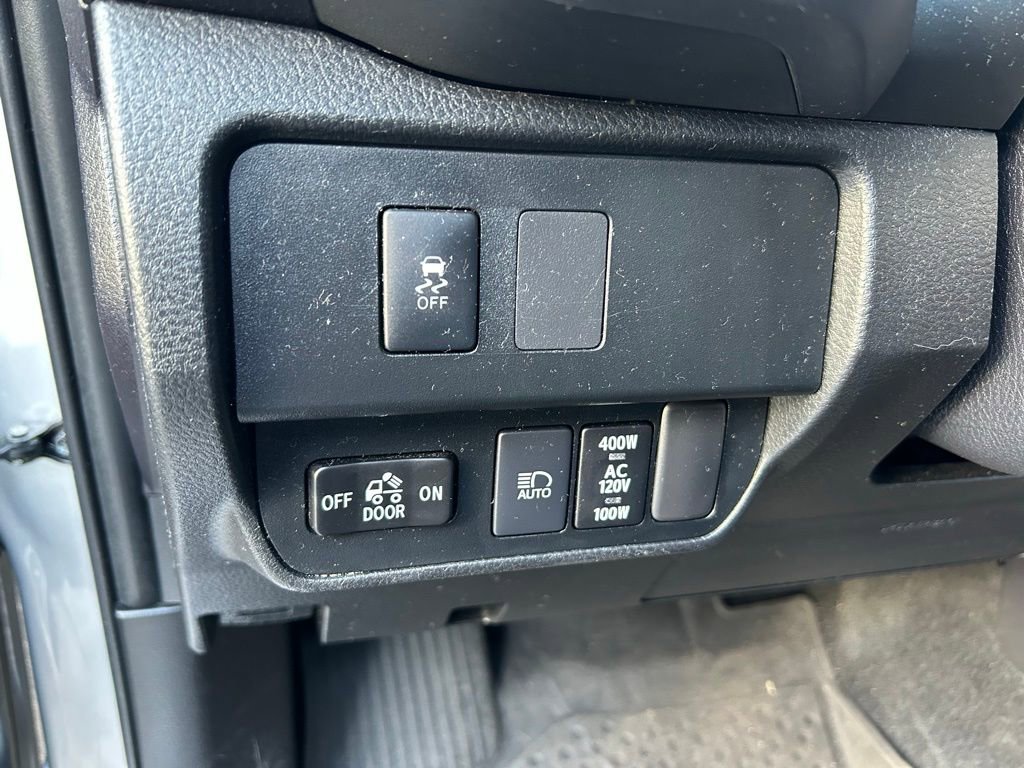 Used 2021 Toyota Tacoma TRD Sport w/ Technology Package image 18