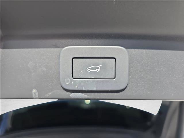 Certified 2023 Jaguar F-PACE S image 13