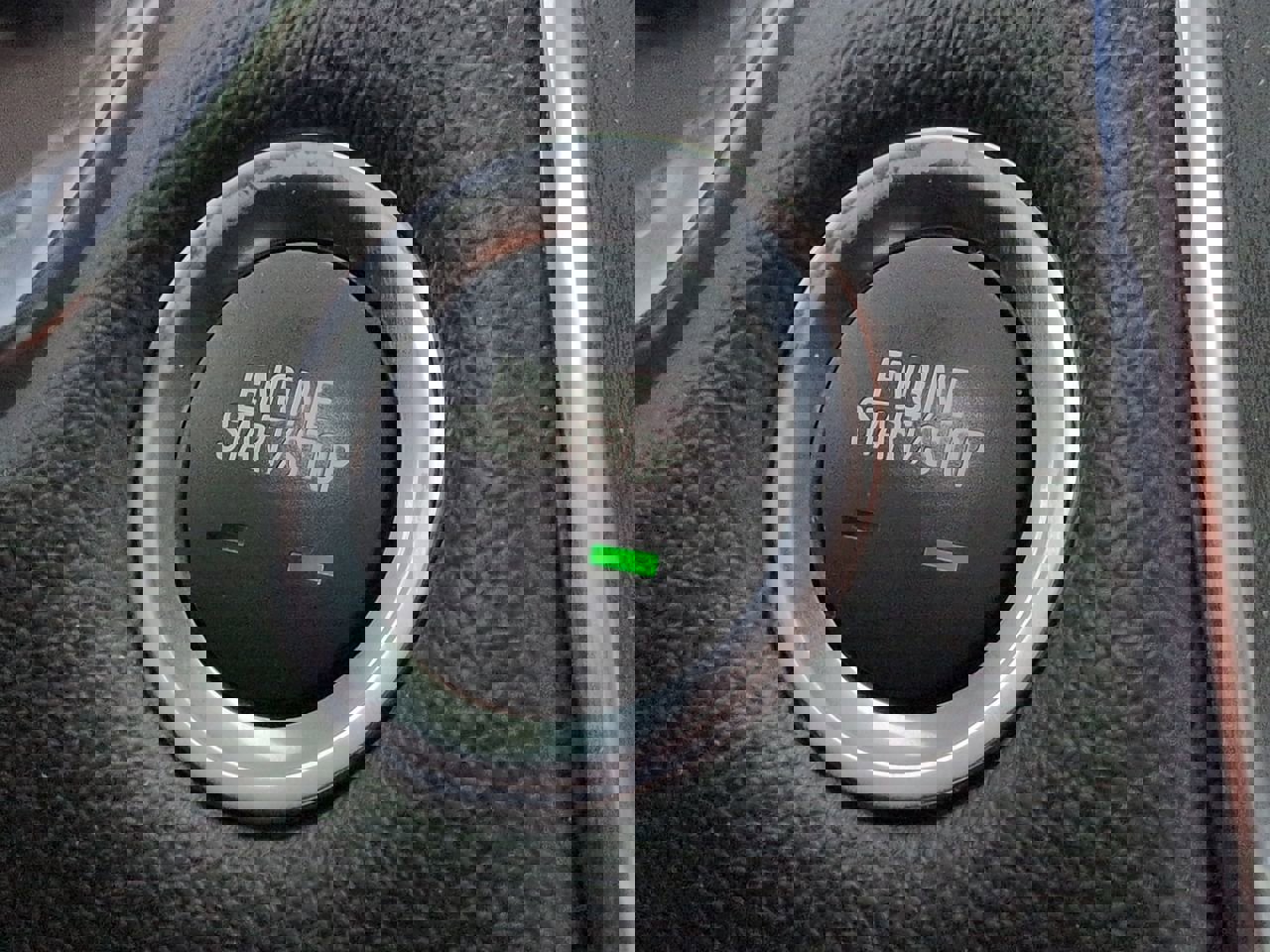 Used 2023 Chevrolet Traverse RS image 28