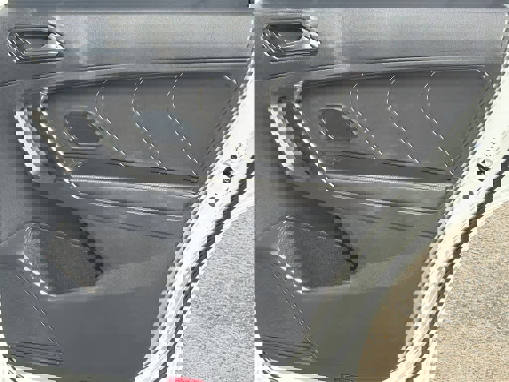 Used 2022 Volkswagen Tiguan SEL R-Line image 15