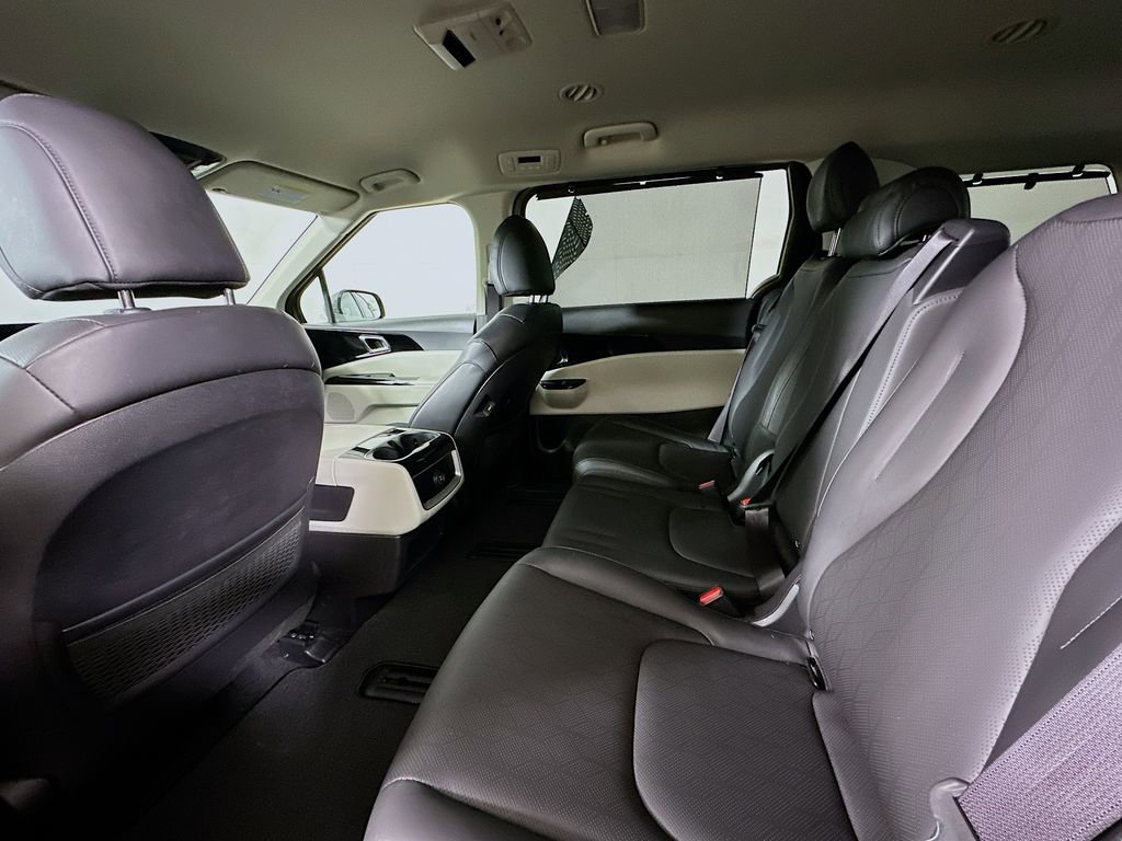 Used 2024 Kia Carnival EX FWD image 13