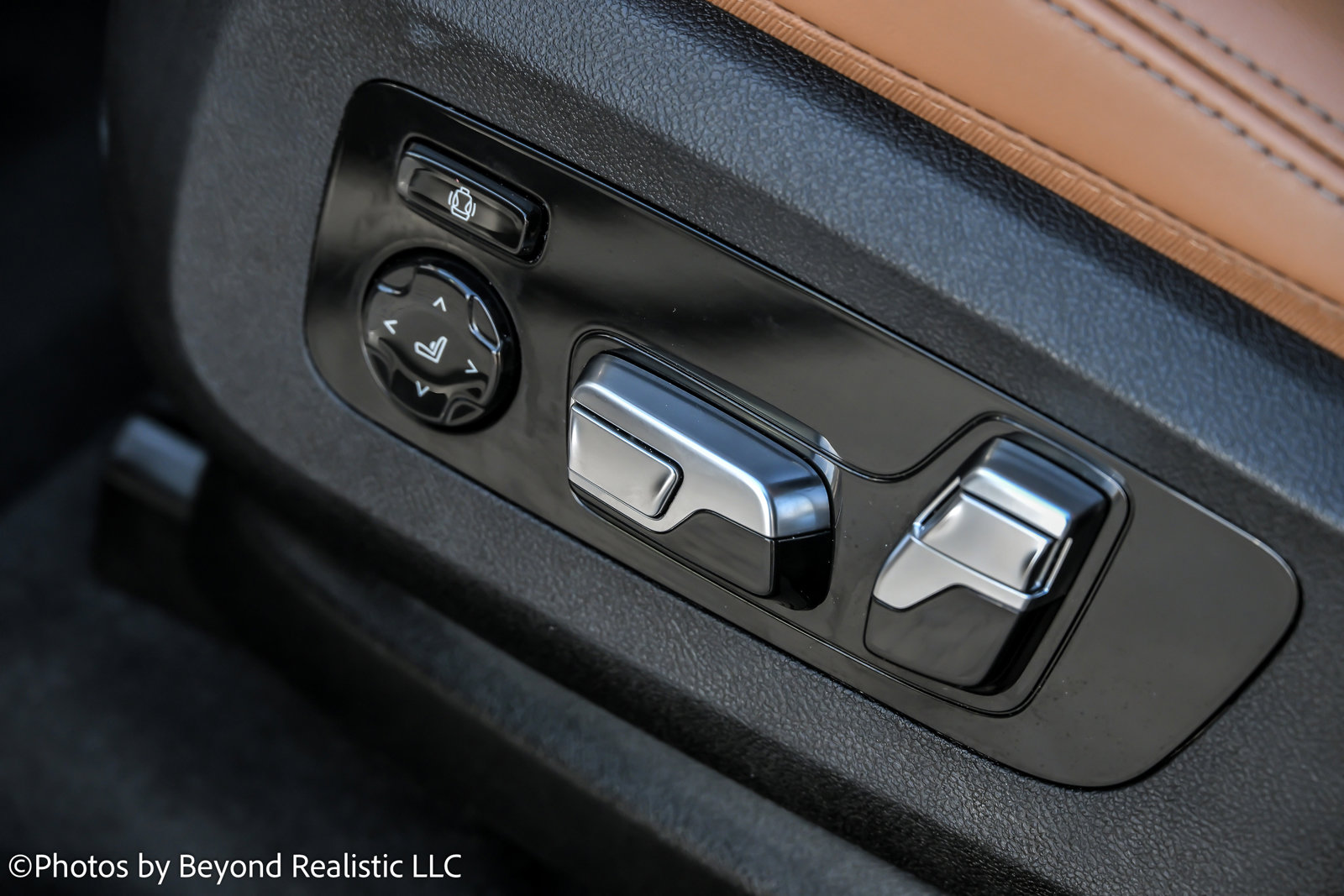 Used 2023 BMW X7 xDrive40i w/ M Sport Package image 34