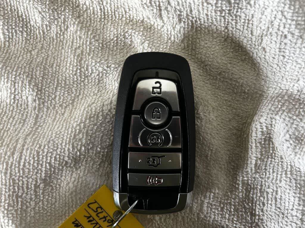 Used 2023 Ford Escape Platinum FWD image 3