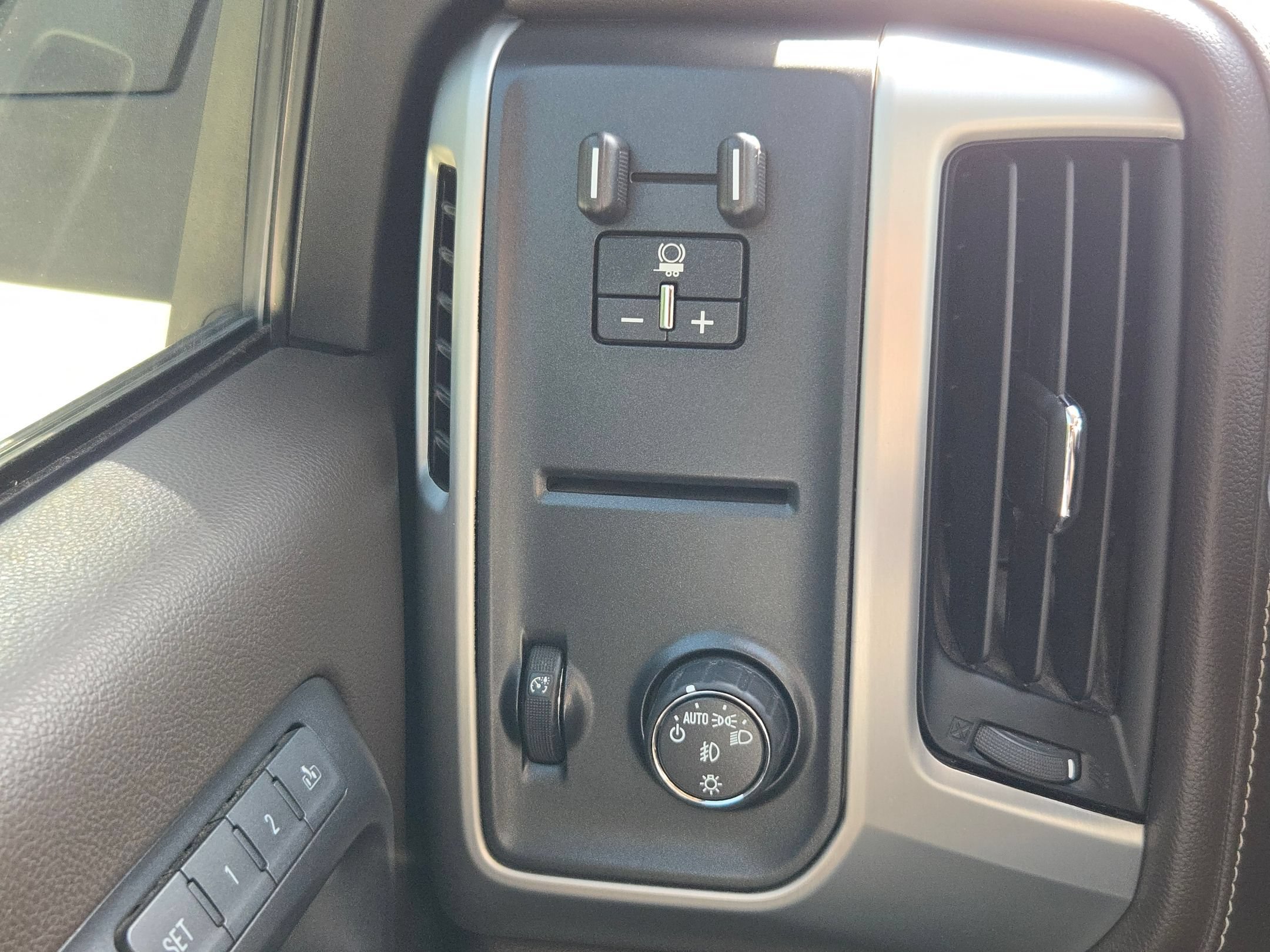 Used 2018 GMC Sierra 1500 SLT w/ Enhanced Driver Alert Package RWD image 23