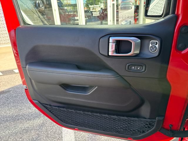 Used 2022 Jeep Wrangler Unlimited Sahara w/ Cold Weather Group AWD/4WD image 24