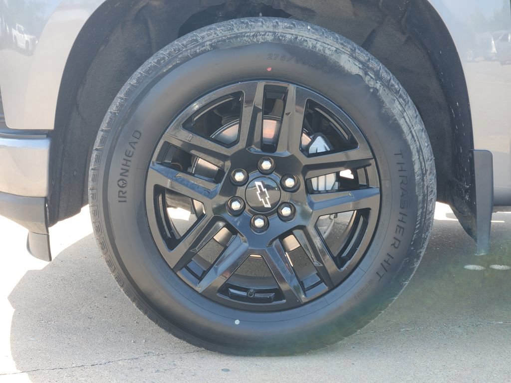 Used 2021 Chevrolet Silverado 1500 RST w/ LPO, Blackout Package RWD image 8