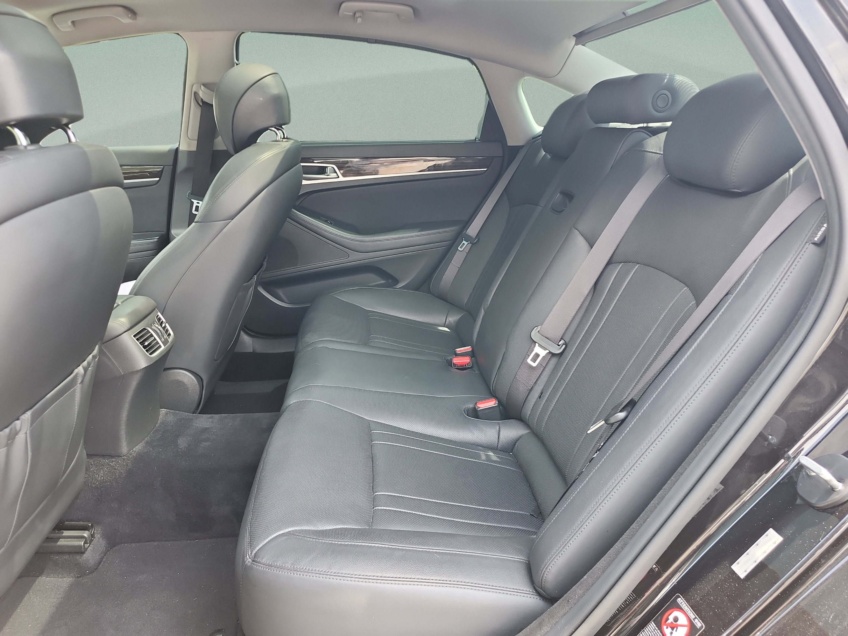 Used 2018 Genesis G80 3.8 w/ Option Group 02 RWD image 17
