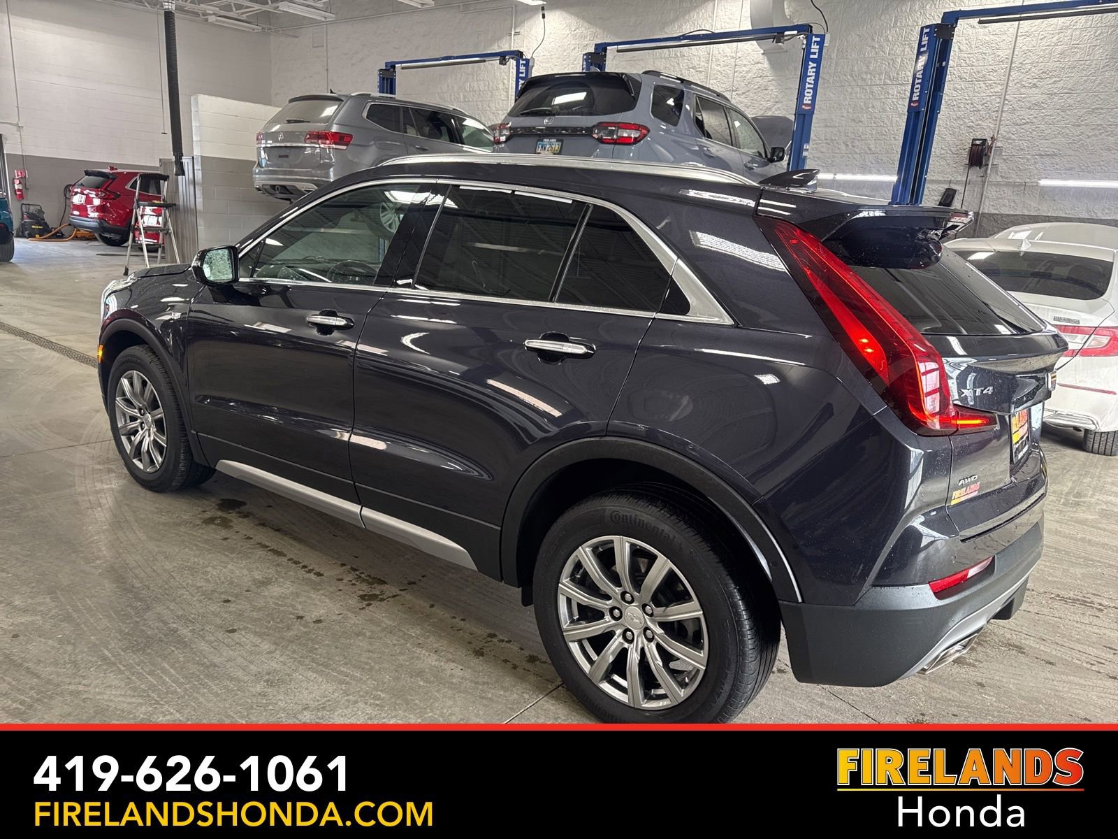 Used 2022 Cadillac XT4 Premium Luxury w/ Enhanced Visibility Package image 3