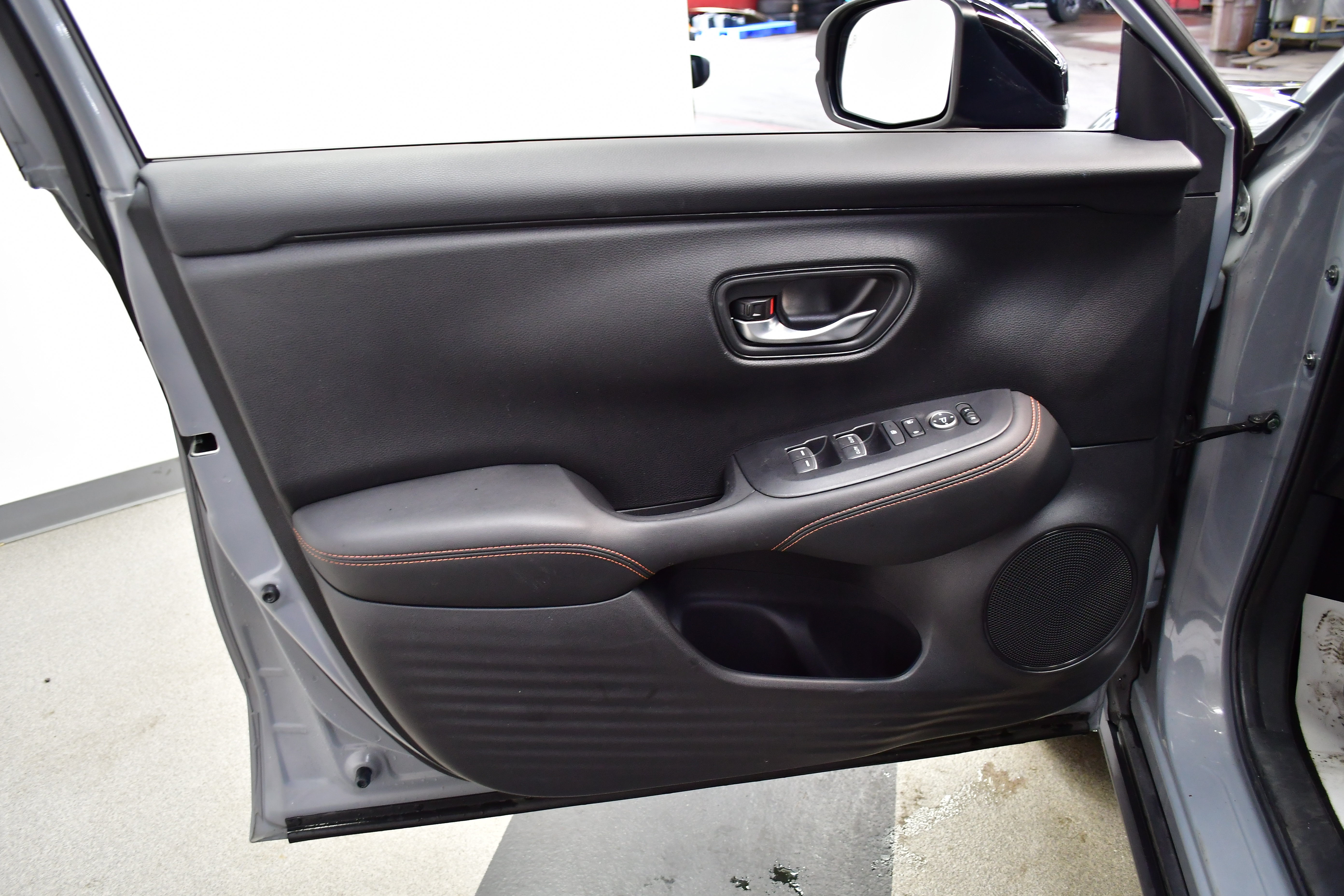 Used 2024 Honda HR-V Sport image 17