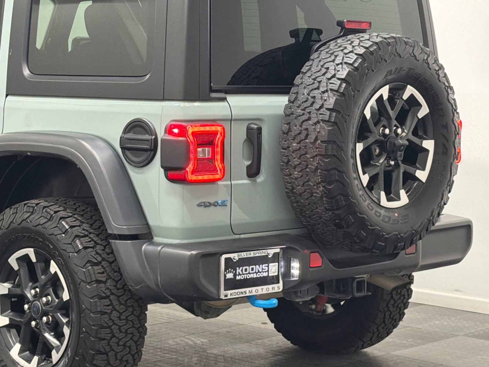 Used 2024 Jeep Wrangler Unlimited Rubicon 4xe AWD/4WD image 7