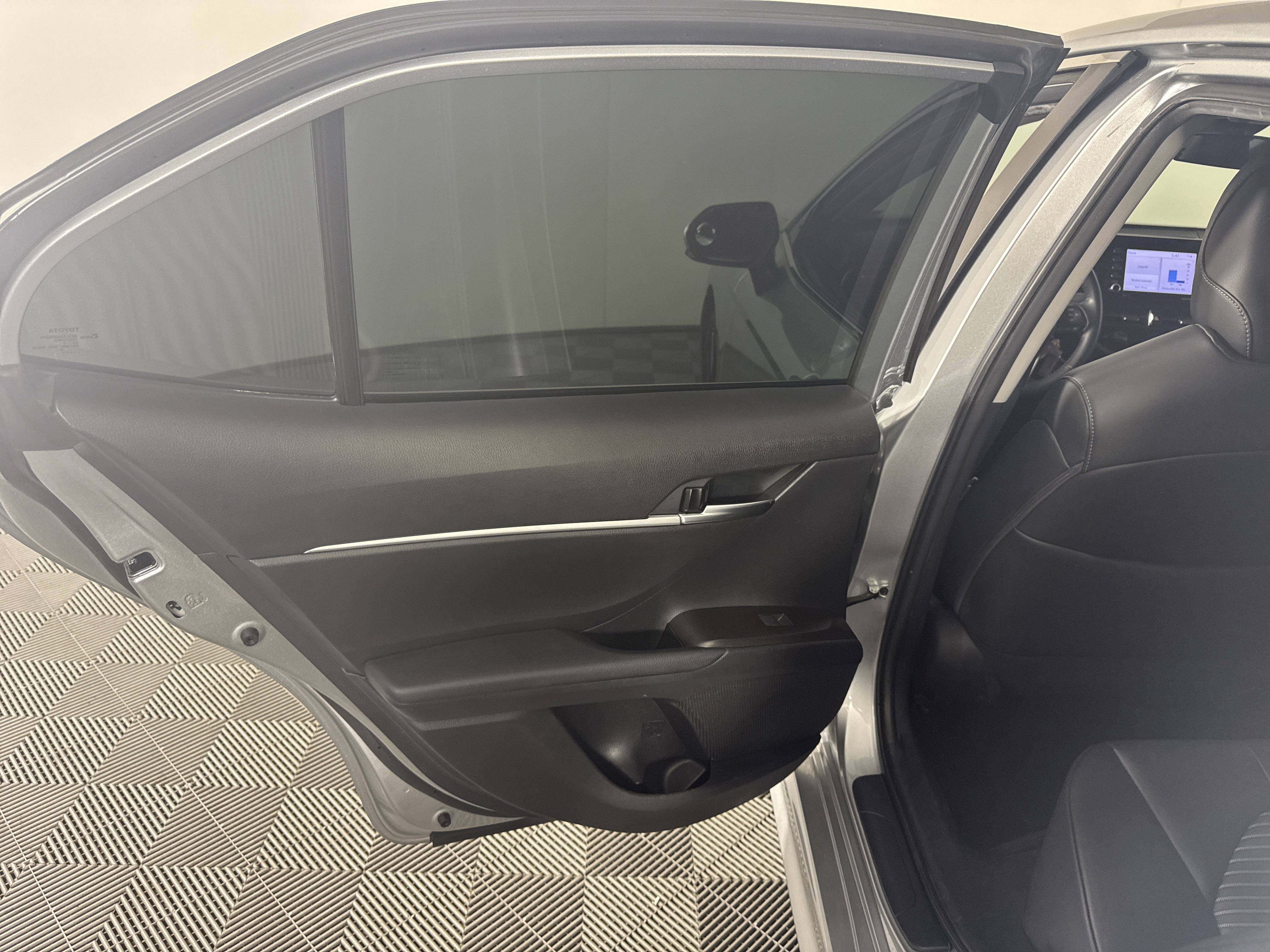 Used 2023 Toyota Camry SE FWD image 16