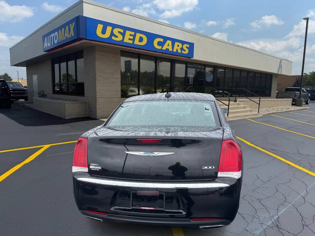 Used 2022 Chrysler 300 Touring AWD/4WD image 6
