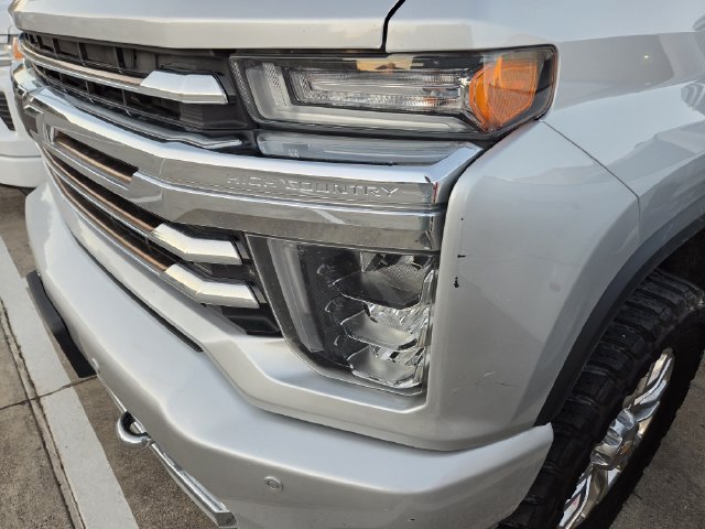 Used 2023 Chevrolet Silverado 2500 High Country w/ Technology Package AWD/4WD image 8