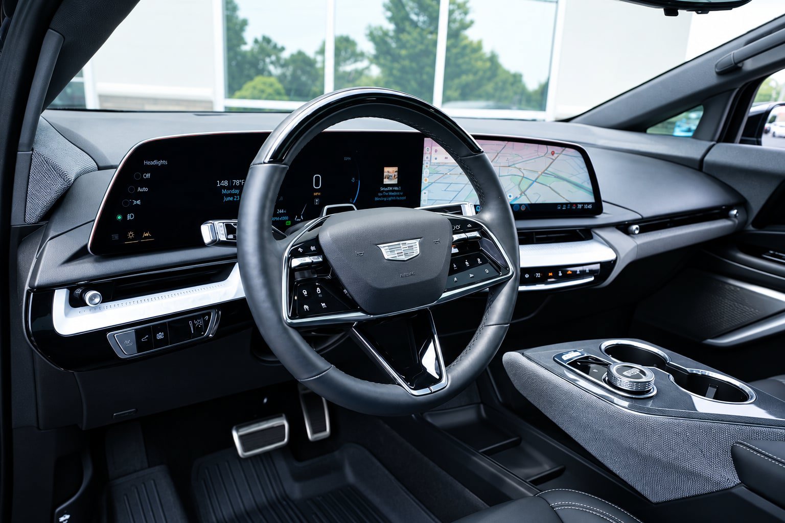 Used 2025 Cadillac Optiq Sport 1 w/ LPO, ONYX Package AWD/4WD image 31