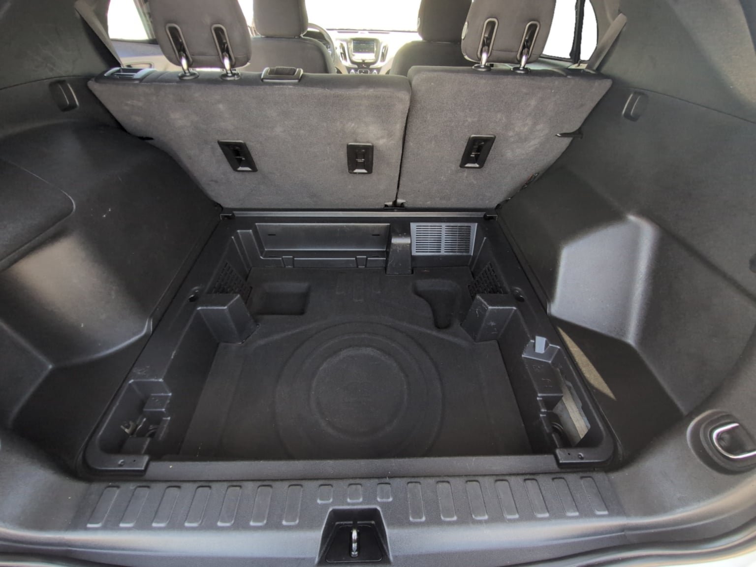 Used 2020 Chevrolet Equinox LS w/ LS Convenience Package FWD image 19
