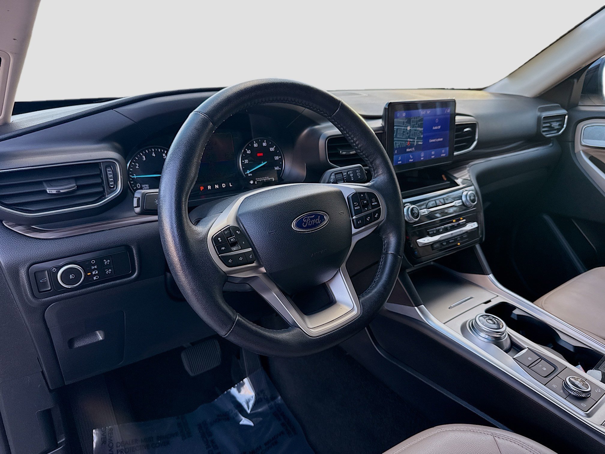 Used 2024 Ford Explorer Limited image 7