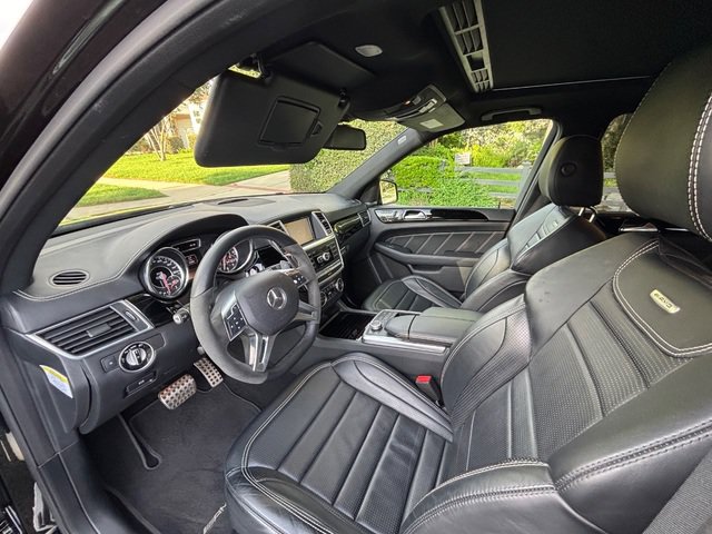 Used 2012 Mercedes-Benz ML 63 AMG 4MATIC w/ AMG Performance Pkg image 26
