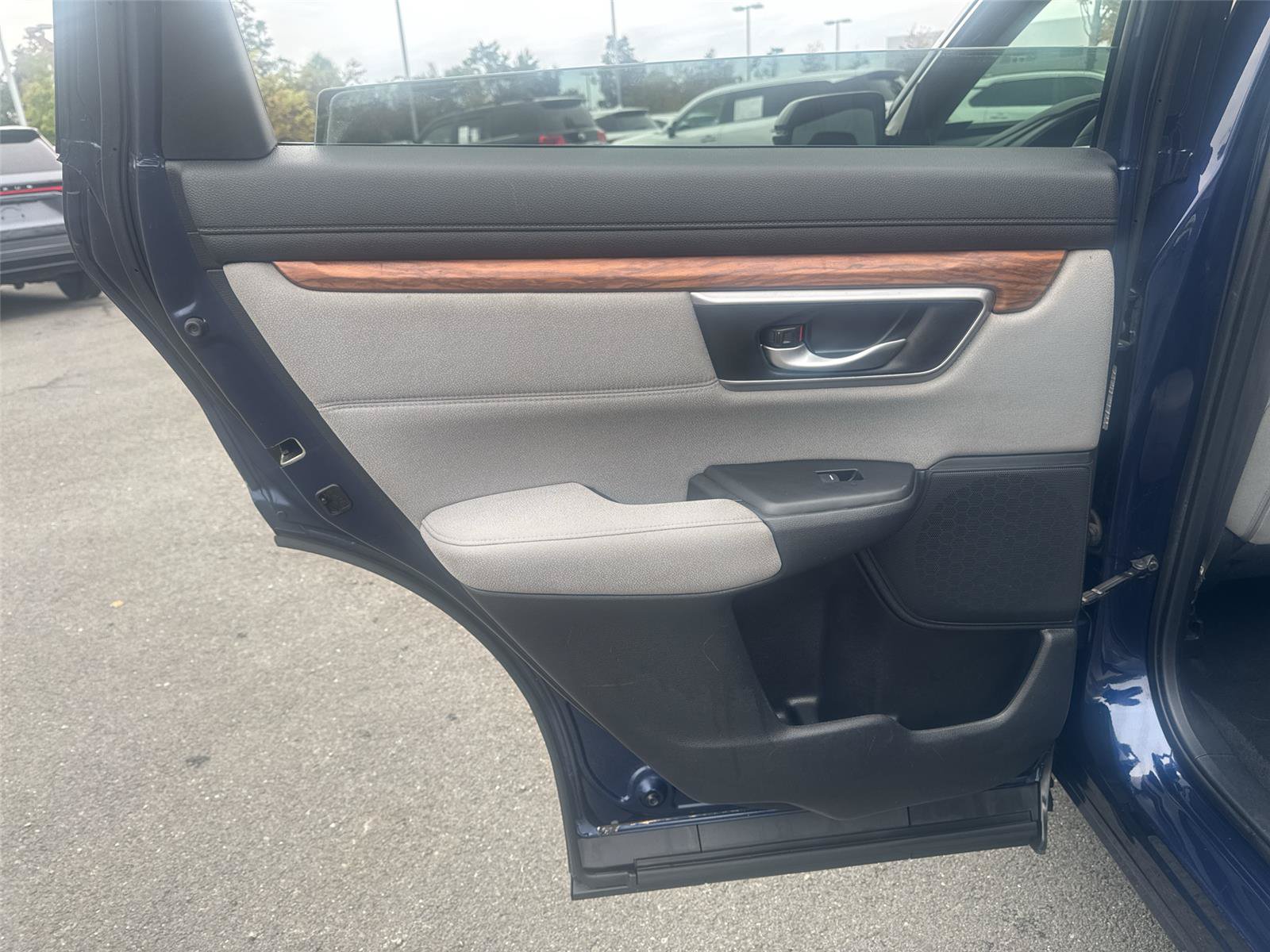 Used 2017 Honda CR-V EX image 25