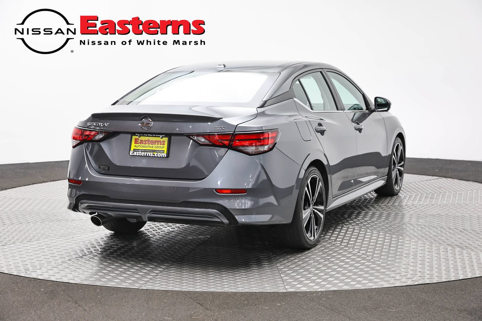 Used 2023 Nissan Sentra SR w/ SR Premium Package FWD image 5