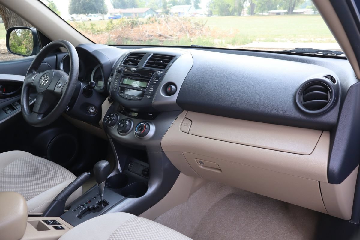 Used 2011 Toyota RAV4 4WD w/ Upgrade Value Pkg image 18