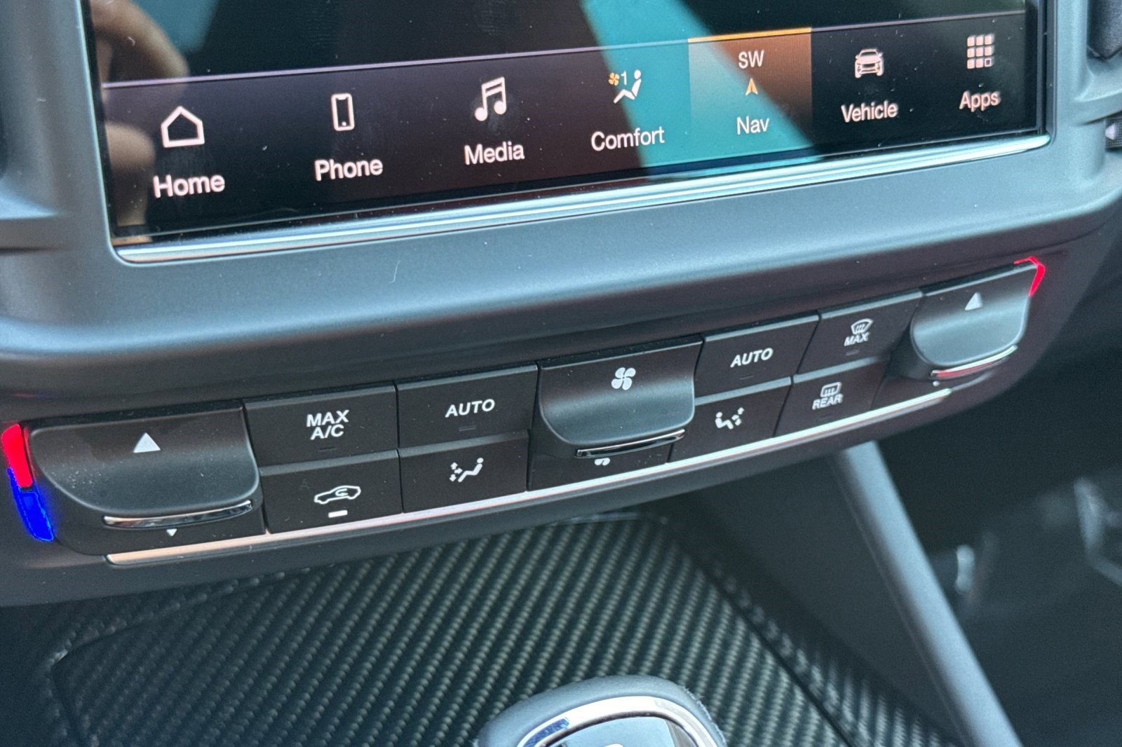 Used 2023 Maserati Levante Trofeo image 16