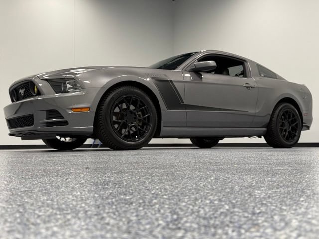 Used 2014 Ford Mustang GT Premium RWD image 5