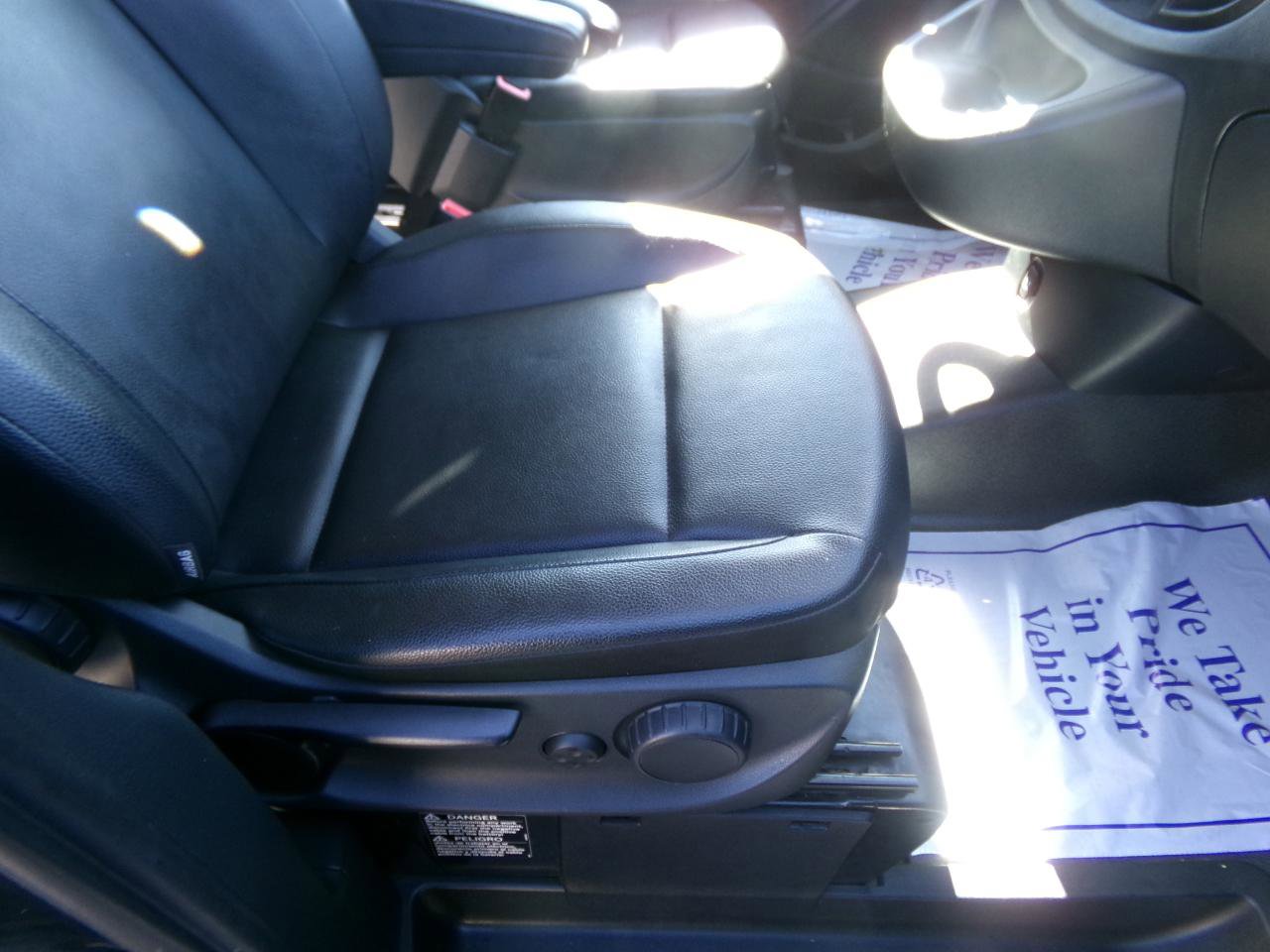 Used 2018 Mercedes-Benz Metris Passenger image 13