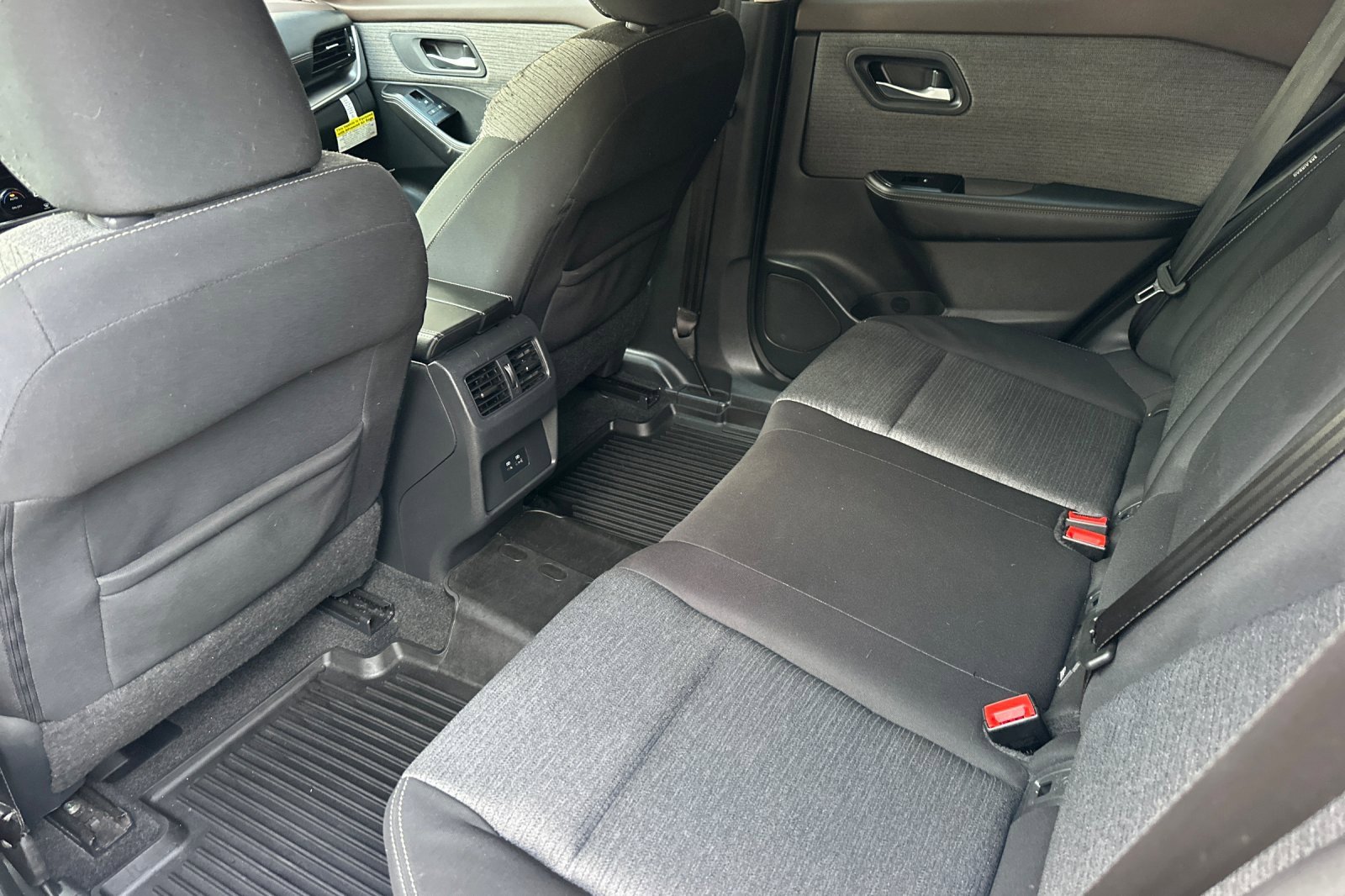 Used 2022 Nissan Rogue SV image 14