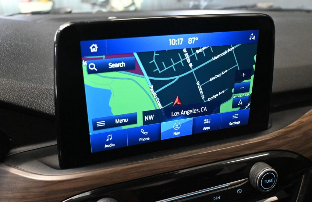 Used 2020 Ford Escape Titanium FWD image 15