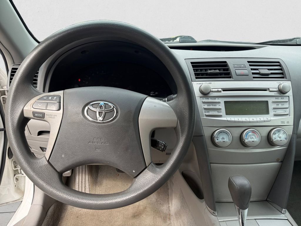 Used 2011 Toyota Camry LE FWD image 12