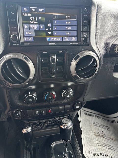 Used 2017 Jeep Wrangler Unlimited Sport w/ Quick Order Package 24S AWD/4WD image 5