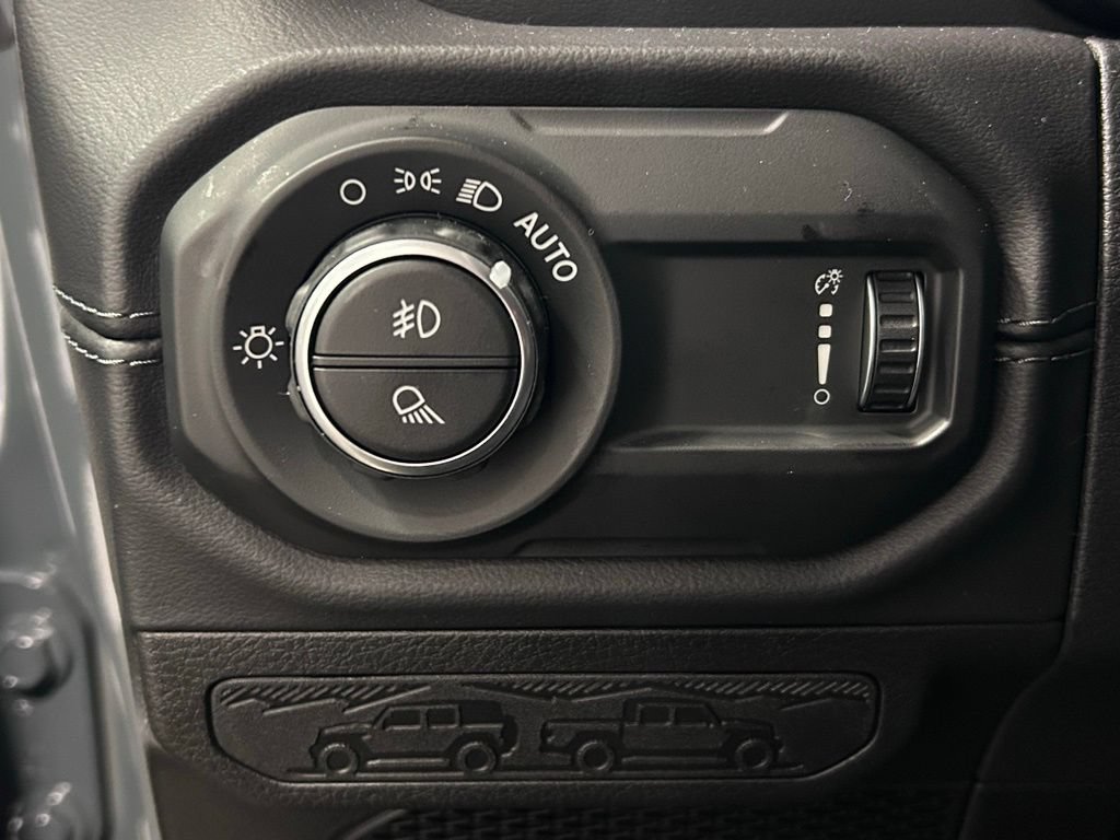 New 2026 Jeep Gladiator Sport AWD/4WD image 6