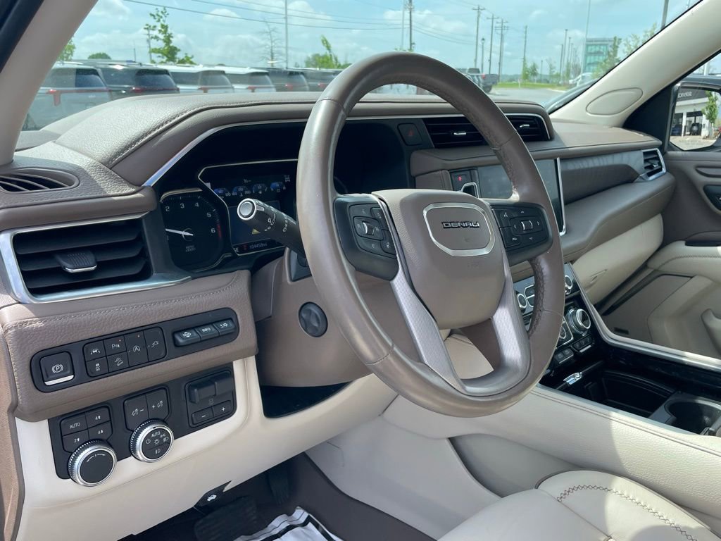 Used 2021 GMC Yukon Denali w/ Denali Premium Package AWD/4WD image 9