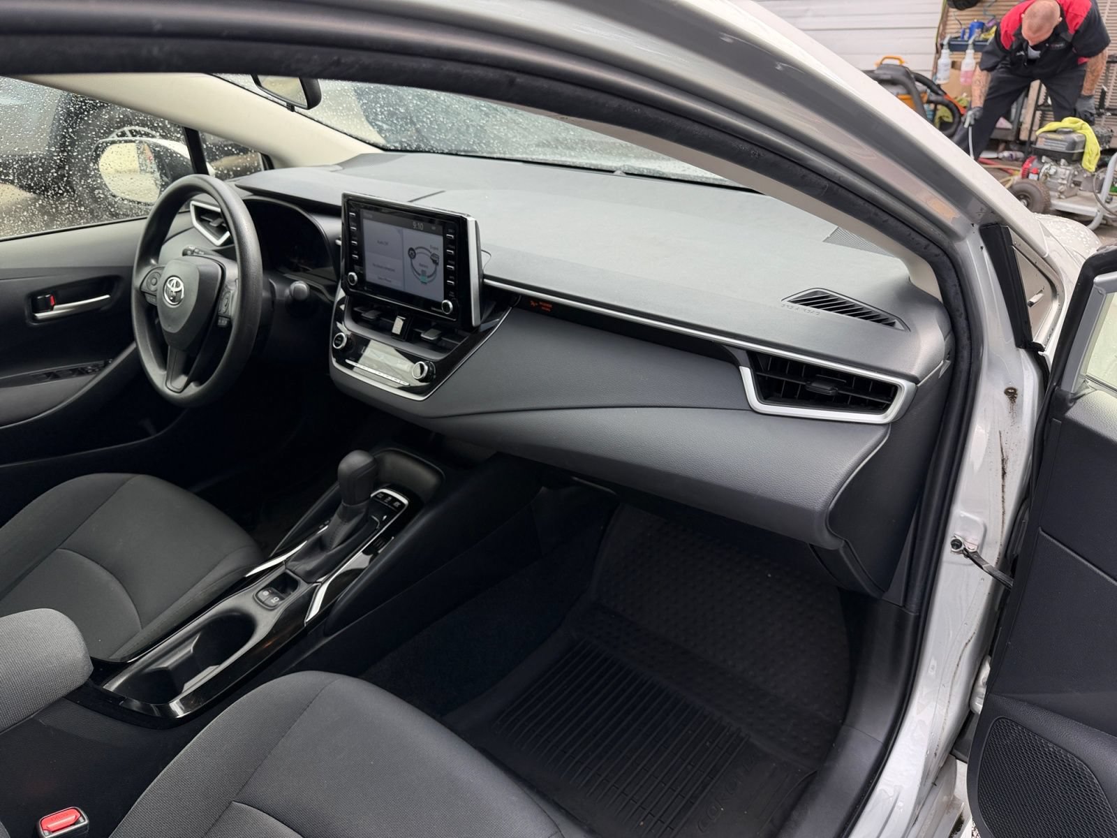 Used 2021 Toyota Corolla LE FWD image 16