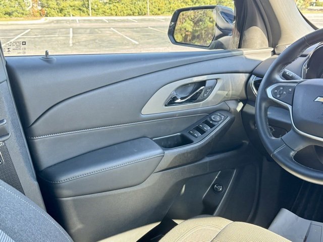 Used 2023 Chevrolet Traverse LT image 22