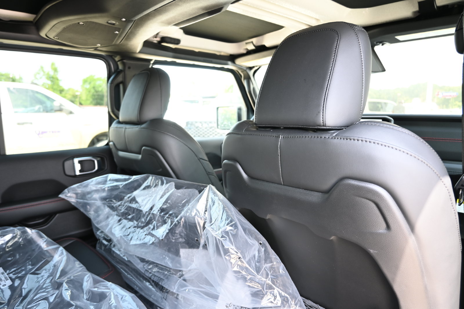 New 2026 Jeep Gladiator Rubicon w/ Steel Power Dome Hood Package AWD/4WD image 26