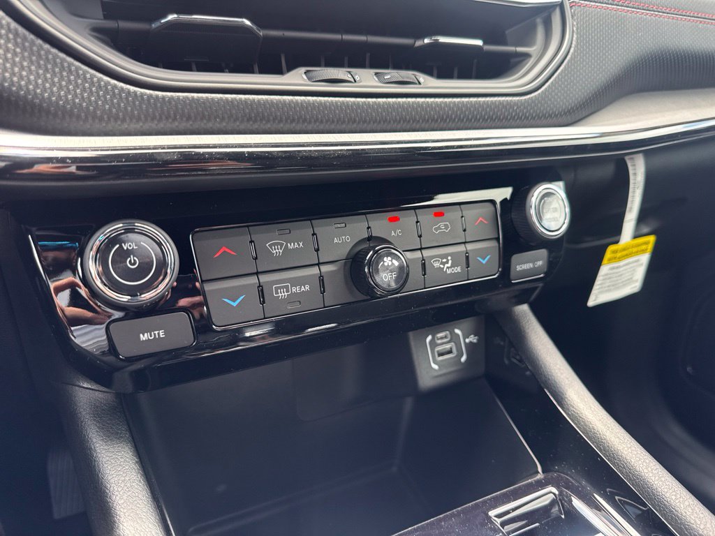 New 2026 Jeep Compass Trailhawk AWD/4WD image 15