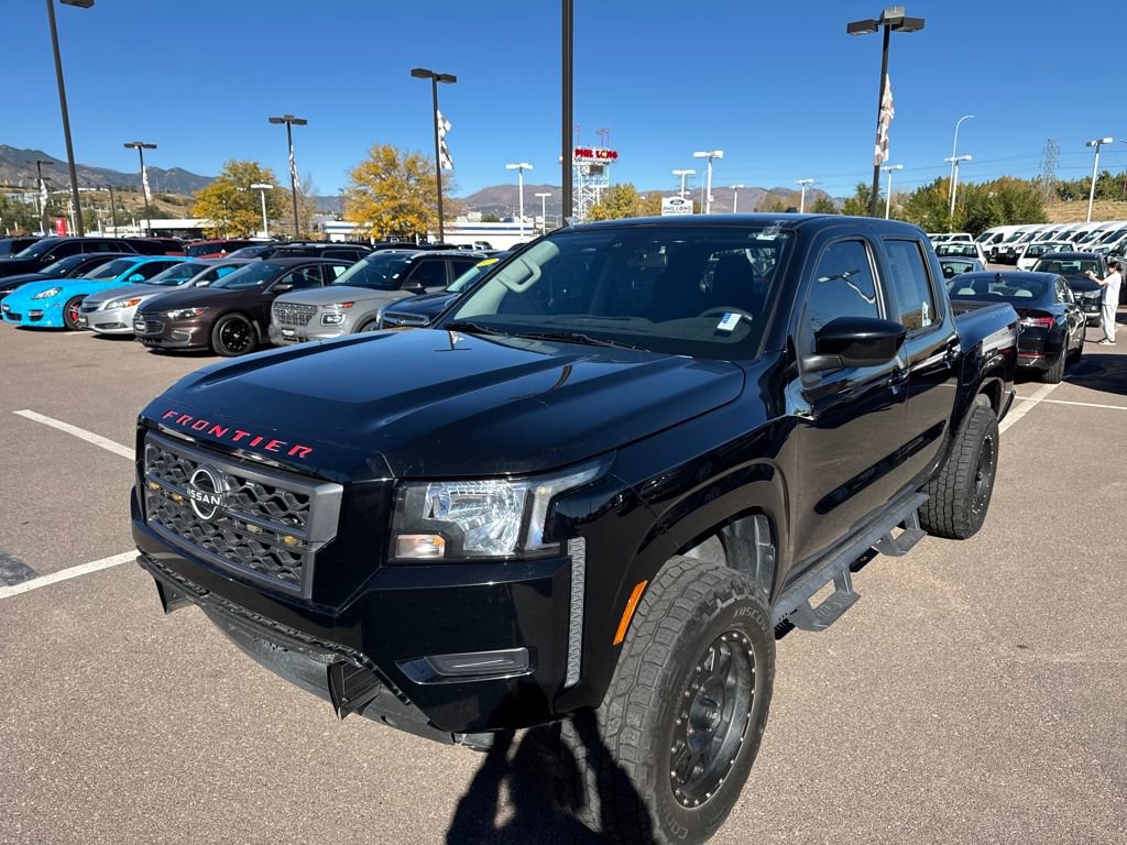 Used 2022 Nissan Frontier SV image 3